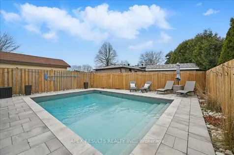 1478 Epping Court Burlington ON L7M 1P6