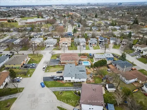 1478 Epping Court Burlington ON L7M 1P6