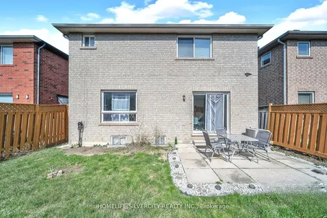 12 Hackmore Gate Brampton ON L7A 1R6