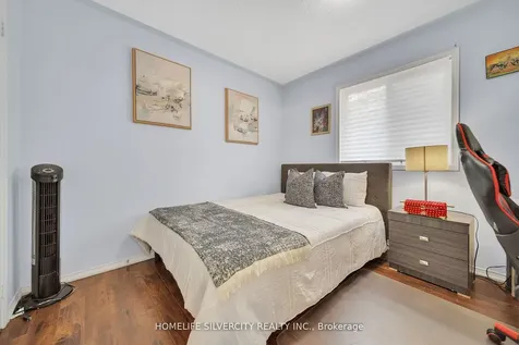 12 Hackmore Gate Brampton ON L7A 1R6