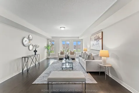 9 Finegan Circle Brampton ON L7A 4Z7