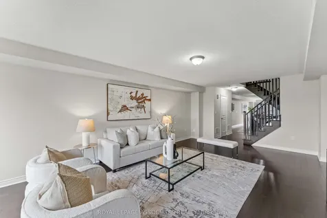 9 Finegan Circle Brampton ON L7A 4Z7