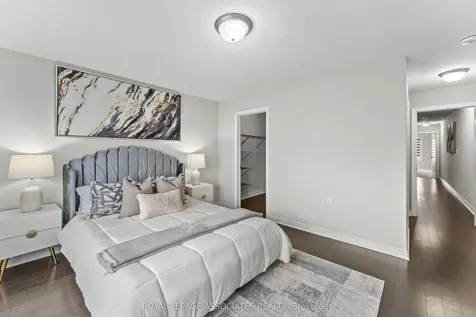 9 Finegan Circle Brampton ON L7A 4Z7