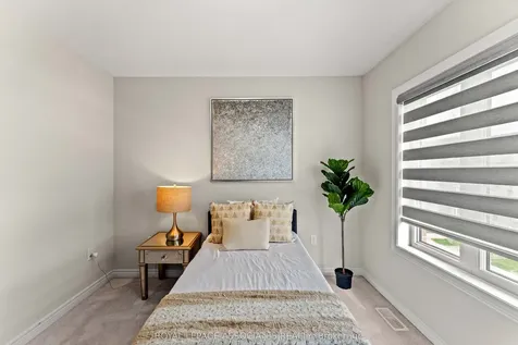 9 Finegan Circle Brampton ON L7A 4Z7