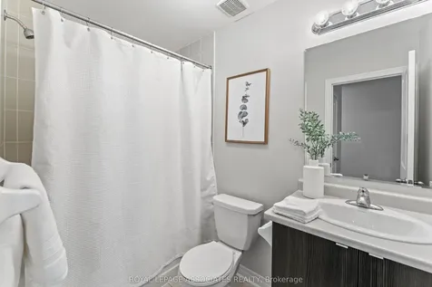 9 Finegan Circle Brampton ON L7A 4Z7