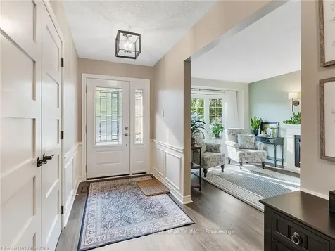2079 Hunters Wood Drive Burlington ON L7M 2T1