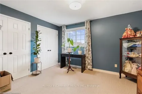 2079 Hunters Wood Drive Burlington ON L7M 2T1