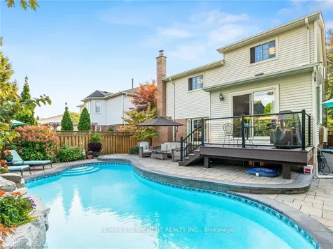 2079 Hunters Wood Drive Burlington ON L7M 2T1