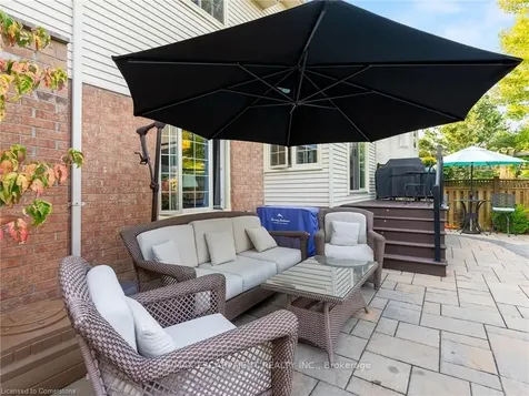 2079 Hunters Wood Drive Burlington ON L7M 2T1