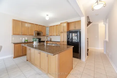 21 Fallgate Drive Brampton ON L6X 0R6