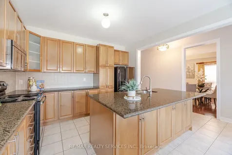 21 Fallgate Drive Brampton ON L6X 0R6