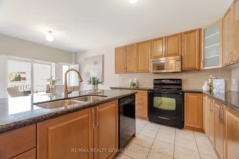 21 Fallgate Drive Brampton ON L6X 0R6