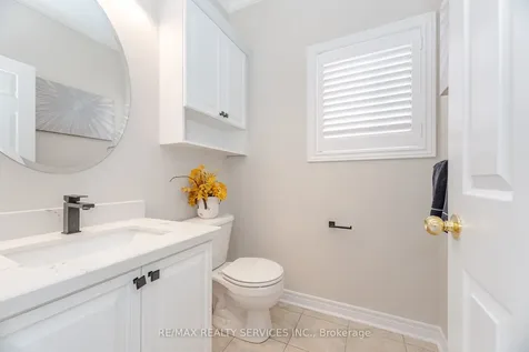 21 Fallgate Drive Brampton ON L6X 0R6