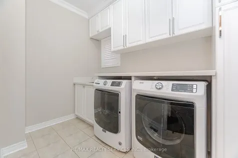 21 Fallgate Drive Brampton ON L6X 0R6