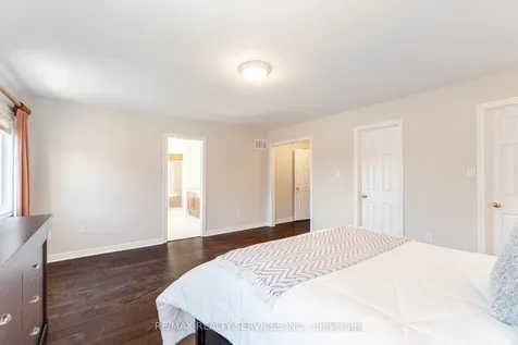 21 Fallgate Drive Brampton ON L6X 0R6