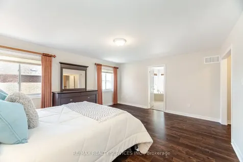 21 Fallgate Drive Brampton ON L6X 0R6