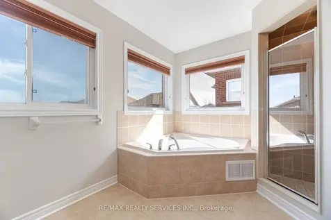 21 Fallgate Drive Brampton ON L6X 0R6