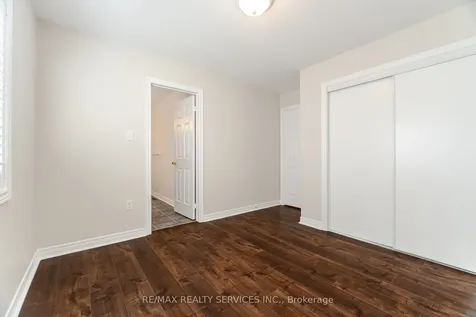 21 Fallgate Drive Brampton ON L6X 0R6