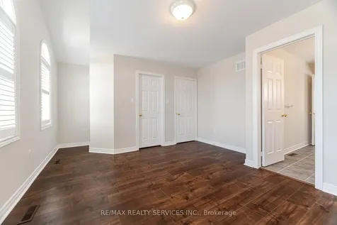 21 Fallgate Drive Brampton ON L6X 0R6