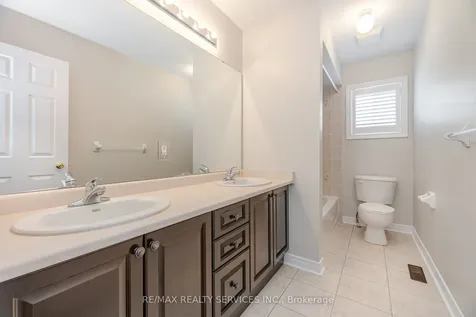 21 Fallgate Drive Brampton ON L6X 0R6