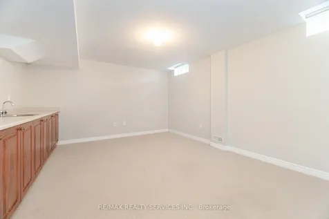 21 Fallgate Drive Brampton ON L6X 0R6