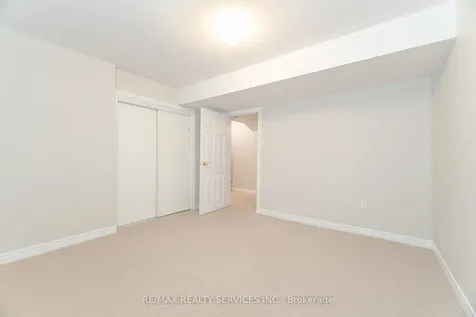 21 Fallgate Drive Brampton ON L6X 0R6