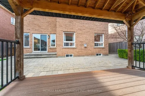 21 Fallgate Drive Brampton ON L6X 0R6