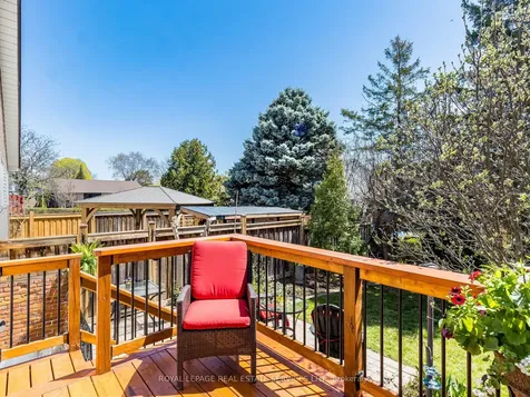 196 Cullum Court Burlington ON L7T 4A9