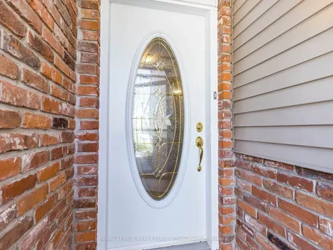 196 Cullum Court Burlington ON L7T 4A9