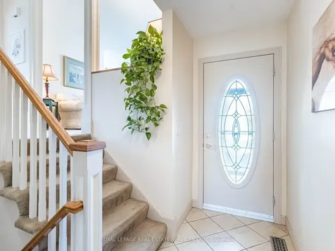 196 Cullum Court Burlington ON L7T 4A9