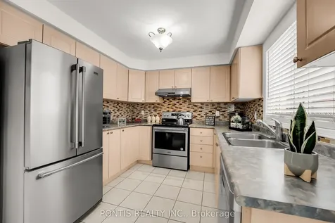 22 Mistdale Crescent Brampton ON L7A 1S1