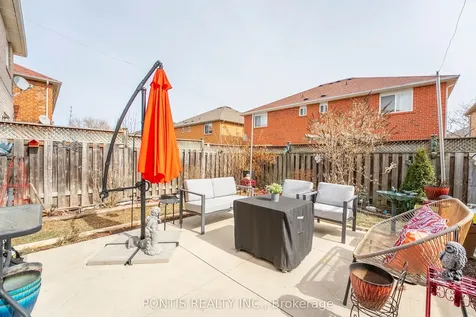 22 Mistdale Crescent Brampton ON L7A 1S1