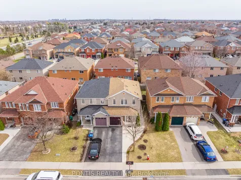 22 Mistdale Crescent Brampton ON L7A 1S1