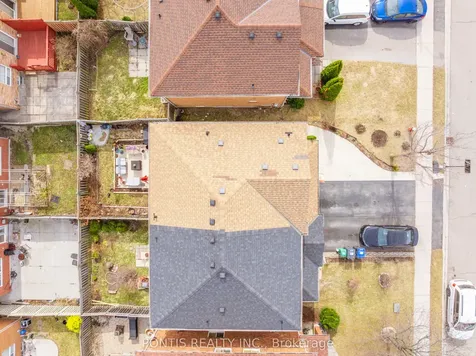 22 Mistdale Crescent Brampton ON L7A 1S1