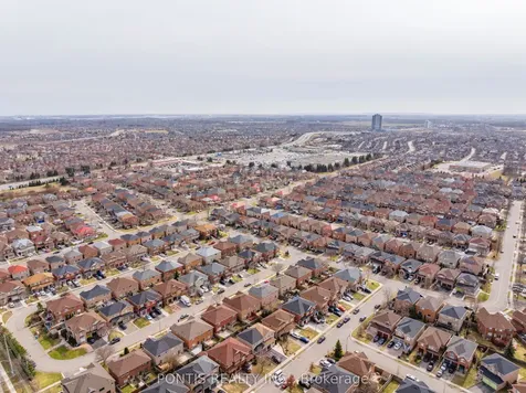 22 Mistdale Crescent Brampton ON L7A 1S1