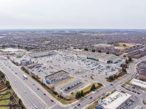 22 Mistdale Crescent Brampton ON L7A 1S1