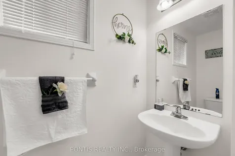 22 Mistdale Crescent Brampton ON L7A 1S1