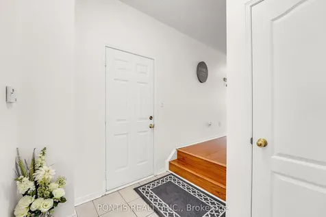 22 Mistdale Crescent Brampton ON L7A 1S1