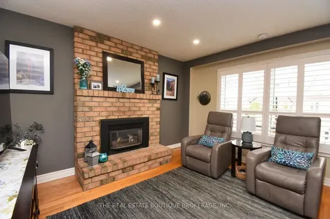 3219 Hazelwood Avenue Burlington ON L7M 2V3