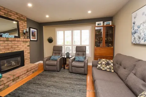 3219 Hazelwood Avenue Burlington ON L7M 2V3