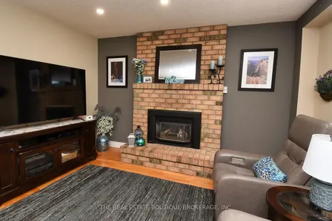 3219 Hazelwood Avenue Burlington ON L7M 2V3