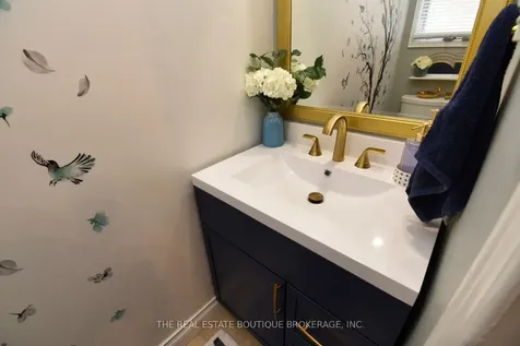 3219 Hazelwood Avenue Burlington ON L7M 2V3