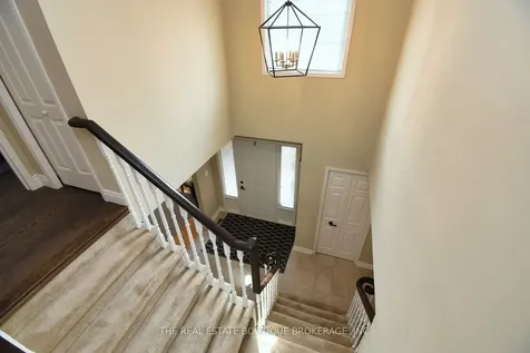 3219 Hazelwood Avenue Burlington ON L7M 2V3