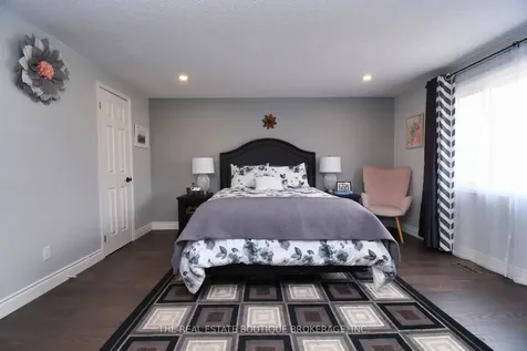 3219 Hazelwood Avenue Burlington ON L7M 2V3