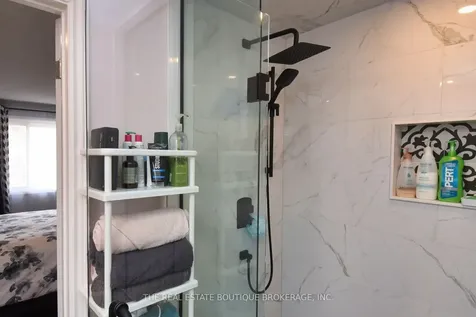 3219 Hazelwood Avenue Burlington ON L7M 2V3