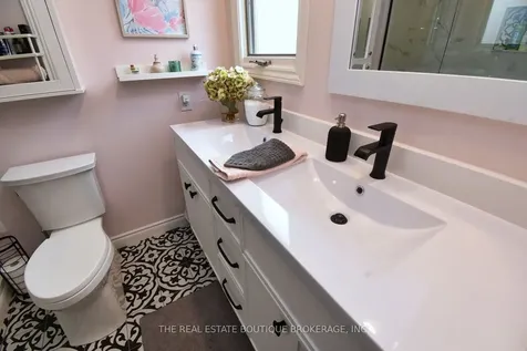 3219 Hazelwood Avenue Burlington ON L7M 2V3