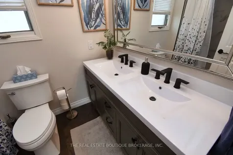 3219 Hazelwood Avenue Burlington ON L7M 2V3