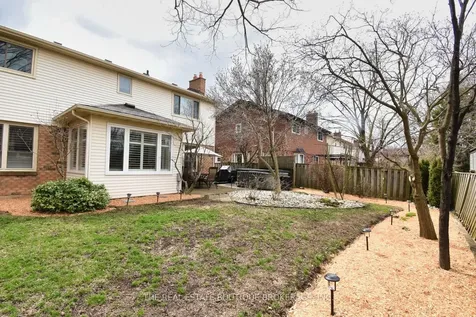 3219 Hazelwood Avenue Burlington ON L7M 2V3