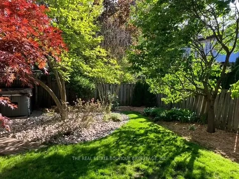 3219 Hazelwood Avenue Burlington ON L7M 2V3