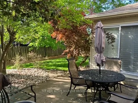 3219 Hazelwood Avenue Burlington ON L7M 2V3